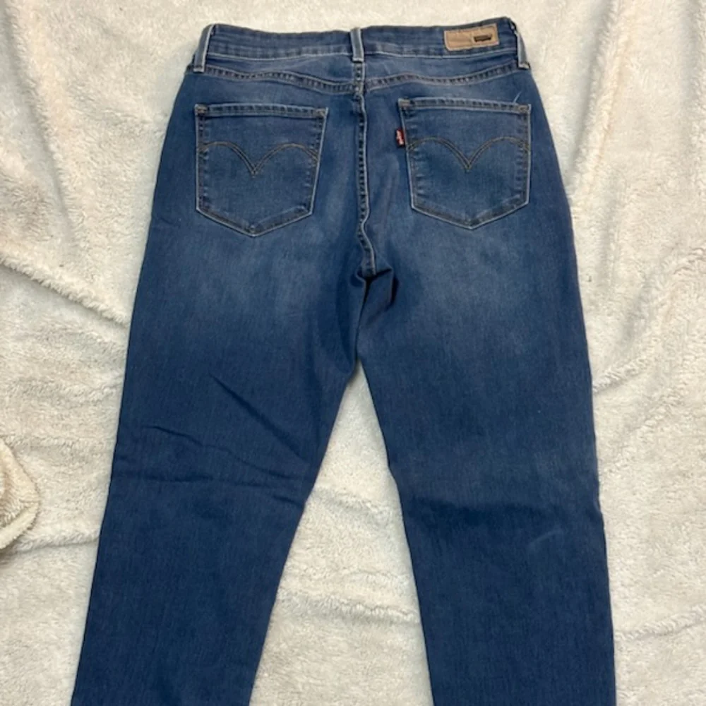 Levi's - Picture 5 of 6